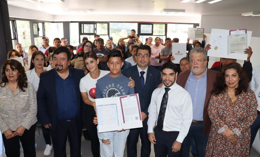 Gobierno de Hidalgo entrega a 33 personas actas de doble nacionalidad del programa Ya soy Hidalguense, soy México. I Foto: Gobierno de Hidalgo