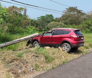 Accidente deja sin luz a cuatro comunidades de Huejutla