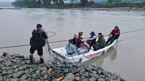 Reactivan transporte en lancha para comunidades incomunicadas en Huautla