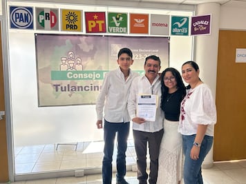 Recibe acreditación como legislador Arturo Gómez