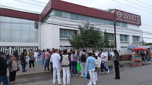 Protesta en ISSSTE de Pachuca termina en bloqueo  y desalojo