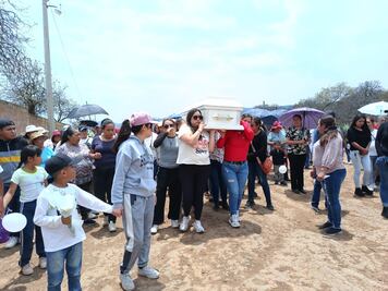 Familiares y amigos dieron el adiós a niña asesinada en Tulancingo