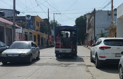 Sancionarán en la Huasteca a transporte con sobrecupo o pasajeros “colgados”
