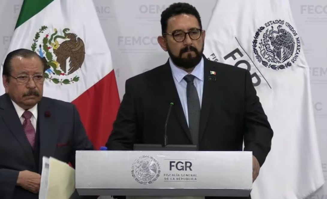 Ulises Lara López, titular de la Fiscalía General de Investigación de Asuntos Relevantes, y Raúl Jiménez Vázquez, titular de la Fiscalía Especializada de Control Competencial de la FGR | Captura de video