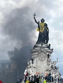 Tensión en las calles de Francia: Protestas estudiantiles, represión policial y solidaridad familiar marcan la jornada