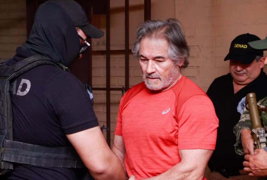 Realizan traslado desde Paraguay a México de Hernán Bermúdez, presunto líder de "La Barredora". Foto: Senad (@senad_paraguay)