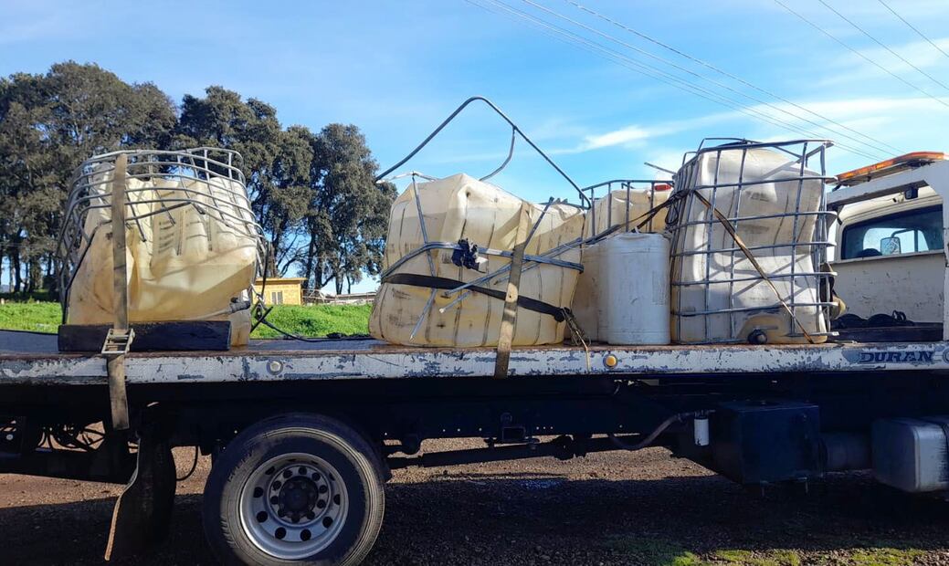 Policía controla derrame de hidrocarburo y asegura un vehículo | Foto: SSPH