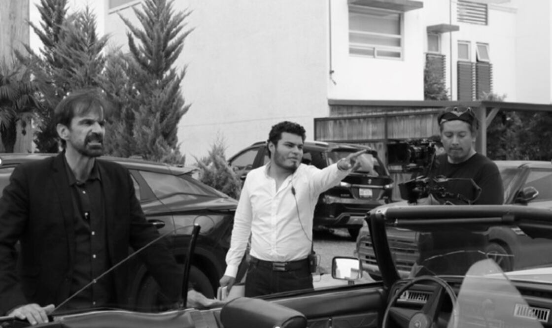 Sebastián Guarneros, director, escritor y productor de cine, ha dejado una marca significativa con dos películas en su repertorio: "El inestable afán del éxito" y "Lo que intentamos ser" I Foto: Especial