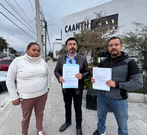 Vecinos entregan pliego petitorio a la Caamth