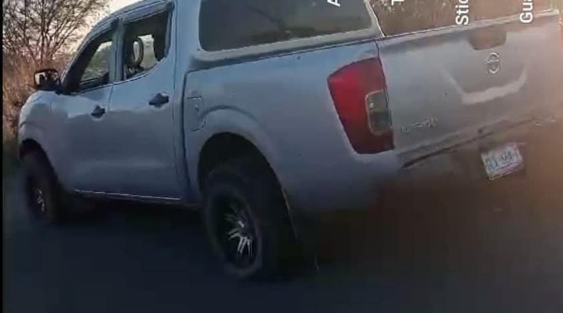 Balean y abandonan dos camionetas en Tlaxcalilla, Huichapan | Foto: Especial