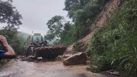 Lluvias provocan derrumbes en la zona serrana de Hidalgo