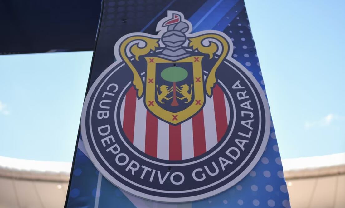 Chivas multaría a Alexis Vega y "Chicote" Calderón con 500 mil pesos
foto: especial