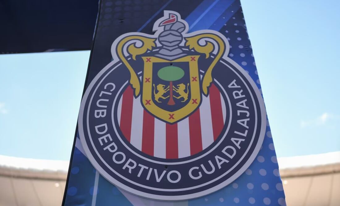 Chivas multaría a Alexis Vega y "Chicote" Calderón con 500 mil pesos
foto: especial