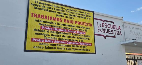 Padres de familia se manifestaron contra directora de escuela en a Pachuquilla