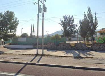 Bloquean carretera en Ixmiquilpan por falta de docente