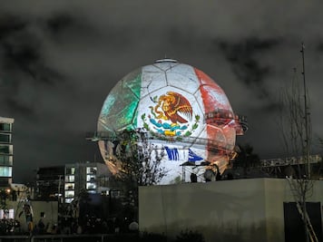 Videomapping transforma al Salón de la Fama en un espectáculo de luz y tradición en Pachuca 
