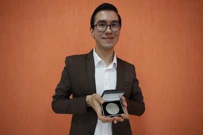Estudiante de la UAEH recibe el Premio a la Excelencia Médica 2025