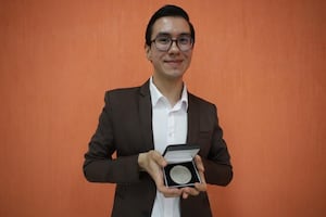 Estudiante de la UAEH recibe el Premio a la Excelencia Médica 2025