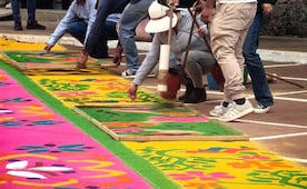 Acaxochitlán se llena de color con más de 30 alfombras artesanales por festividad religiosa