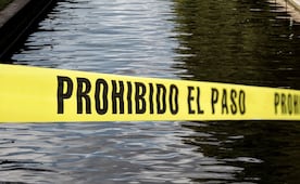 Hallan cuerpo con huellas de violencia en canal de riego en Chilcuautla