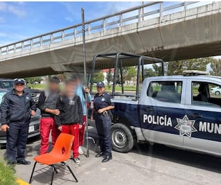 Policías de Pachuca ayudan a estudiantes del CBTIS 222 a llegar a clases tras negativa de transporte público
