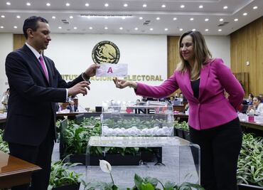 Realizan sorteo en INE para funcionarios de casilla
