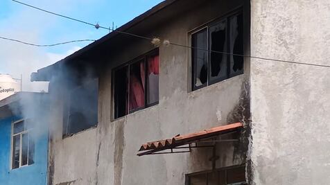 Vecinos de Tlaxcoapan se levantan contra la inseguridad y queman vivienda