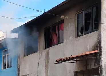 Vecinos de Tlaxcoapan se levantan contra la inseguridad y queman vivienda