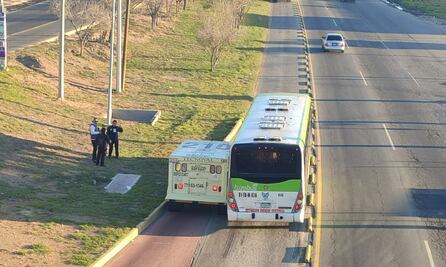Camioneta de valores se estrella contra unidad del Tuzobús
