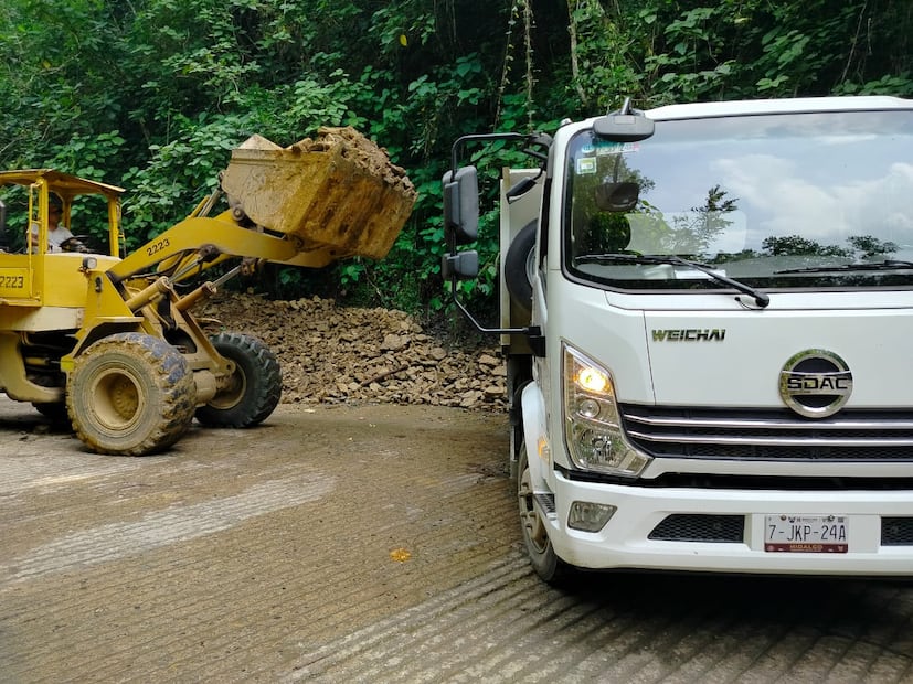 Continúa la rehabilitación de caminos en Hidalgo I Foto: Especial