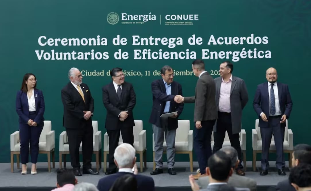 Busca gobierno llegar a 200 empresas con acuerdos de eficiencia energética. Foto: Fernanda Rojas