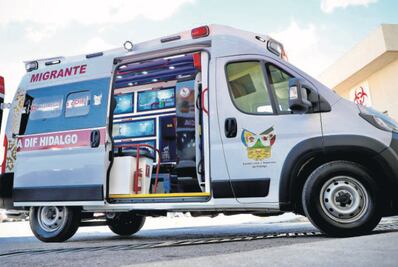 DIF Hidalgo fortalece atención a migrantes con la entrega de 3 ambulancias