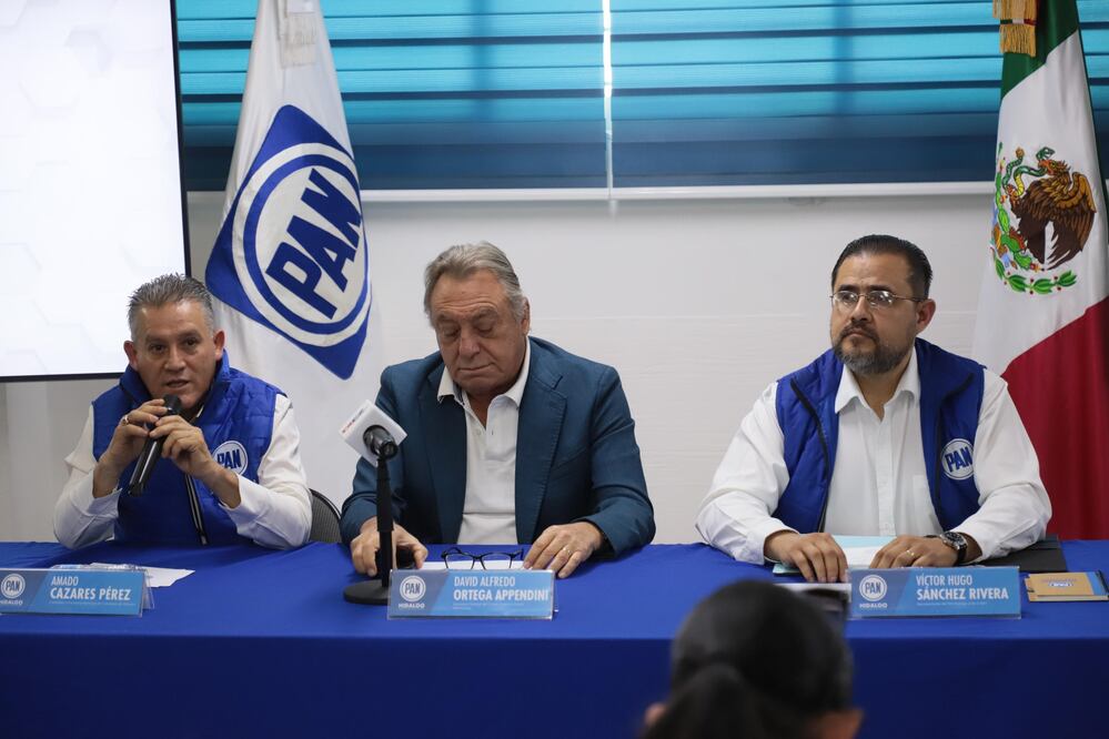 El candidato del PAN inició su campaña a las 00:03 horas del martes 12 de noviembre, previa aprobación del Consejo General del Instituto Estatal Electoral | Foto: Luis Soriano