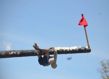 La Cucaña, tradición de obreros que genera turismo en Santiago Tulantepec