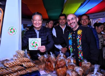 Arranca el "Viernes muy Mexicano" en Hidalgo con 250 mil engomados distribuidos