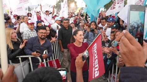 Claudia Sheinbaum se compromete a revisar el sistema de carrera docente