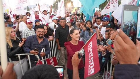 Claudia Sheinbaum se compromete a revisar el sistema de carrera docente