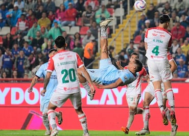 Ángel Sepúlveda le hizo 4 goles al Necaxa con 2 equipos diferentes