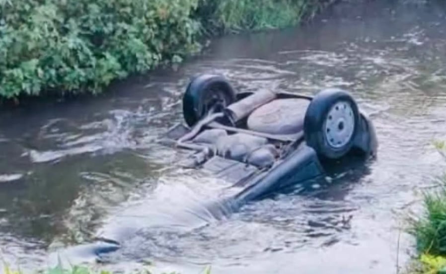 Muere mujer policía al caer automóvil a canal en Francisco I. Madero