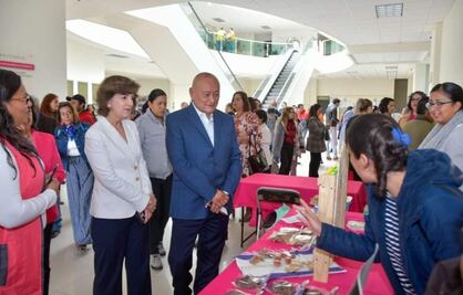 Mujeres capacitadas en negocios, reciben créditos