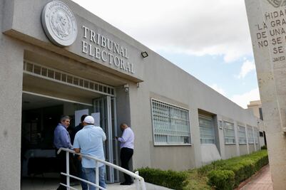 Regidores pueden ser docentes al mismo tiempo y cobrar ambos sueldos: TEEH