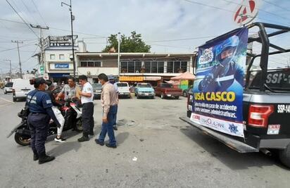 Pese a campañas, motociclistas en Ixmiquilpan siguen sin usar casco y exceden número de pasajeros