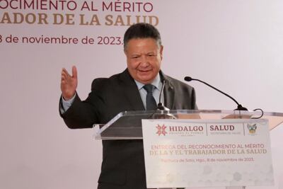 Julio Menchaca prepara suplentes ante posible renuncia de integrantes del Gabinete