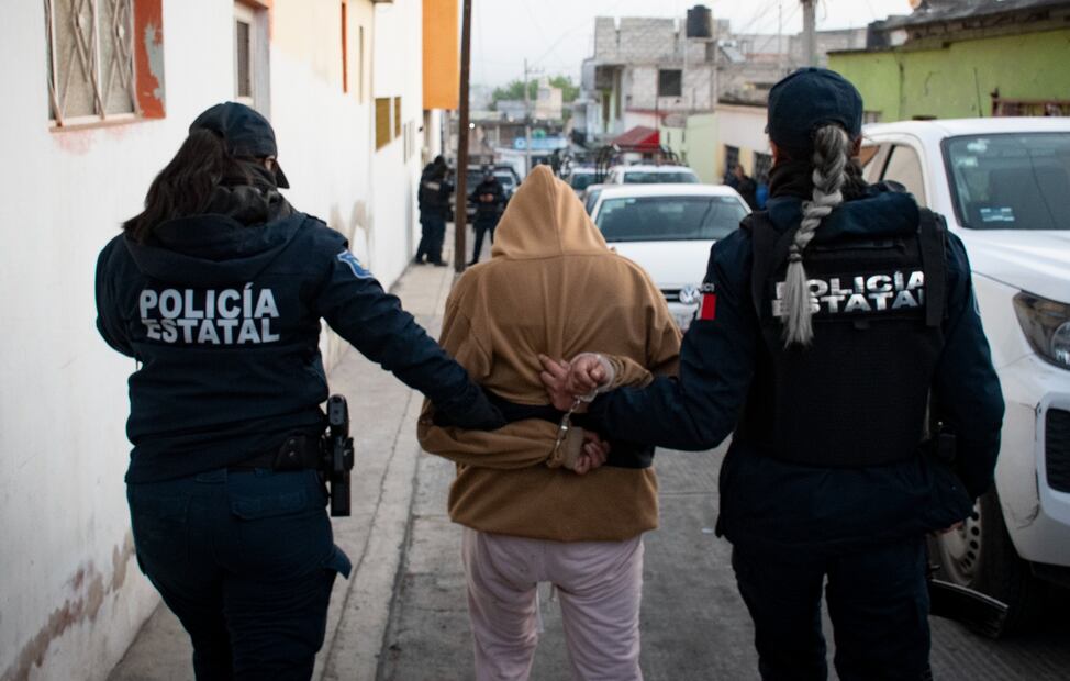 Aseguran más de mil 500 dosis de droga y varios vehículos en operativos simultáneos en Hidalgo | Foto: SSPH