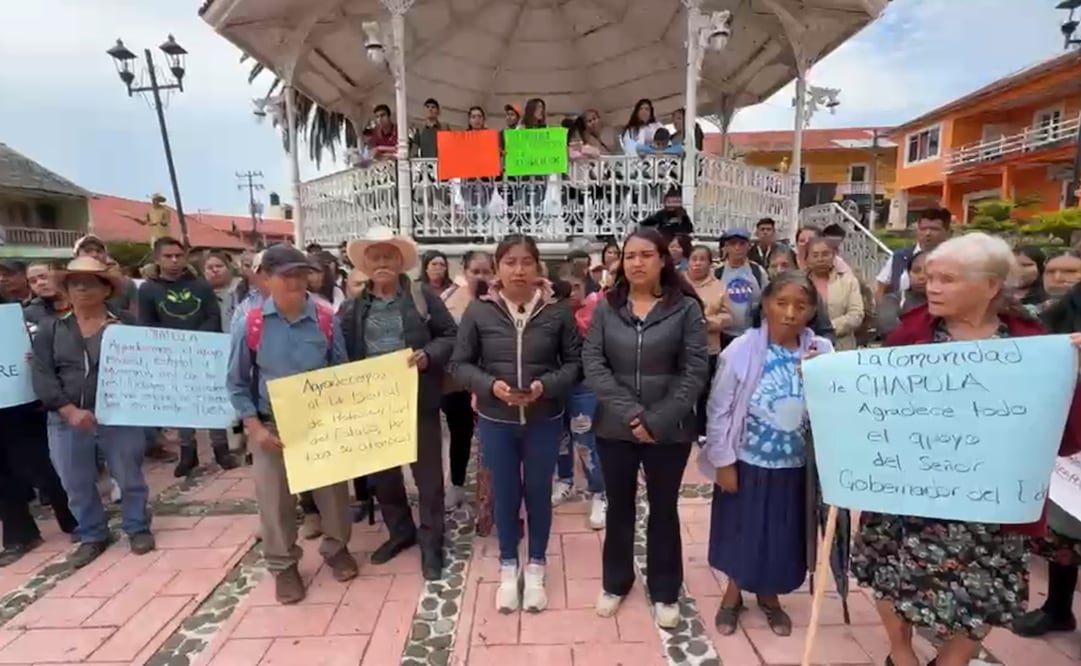 Habitantes de Chapula, Tinaguistengo, Hidalgo, solicitan reubicación al Gobierno del Estado y a la presidencia de la República. Foto: Especial