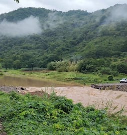 Lluvias destruyen vado y dejan incomunicadas a comunidades de Tepehuacán