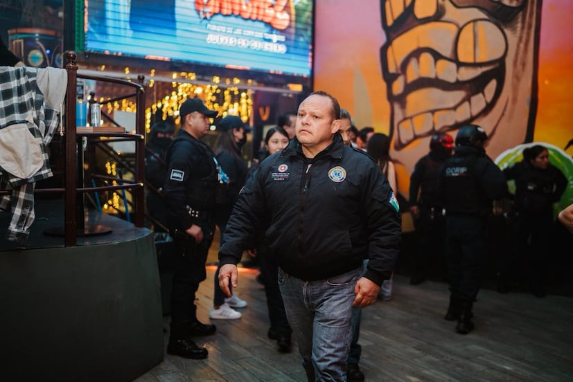 Pachuca refuerza vigilancia en bares con operativo