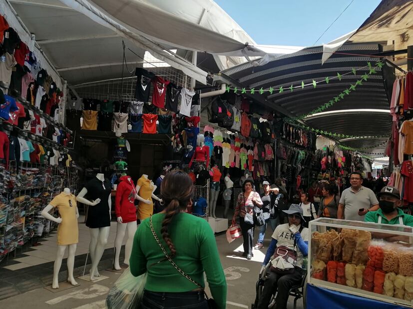 Realizan pasarela en Plaza del Vestido para mostrar la producción de la temporada | Foto: Grisel Lira