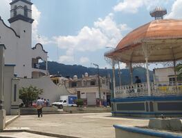 Apagón deja sin luz a Xochiatipan y municipios vecinos desde el viernes