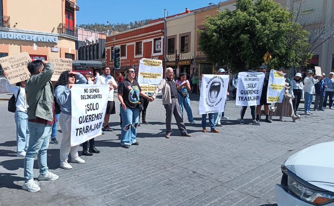 Pese a que no atendieron todos los puntos de su pliego petitorio, emprendedores de bazares acordaron con la Secretaría de Desarrollo Económico de Pachuca cumplir con las disposiciones que les marcan para abrir RevoPark y ser supervisados por diferentes dependencias. I Foto: Luis Soriano